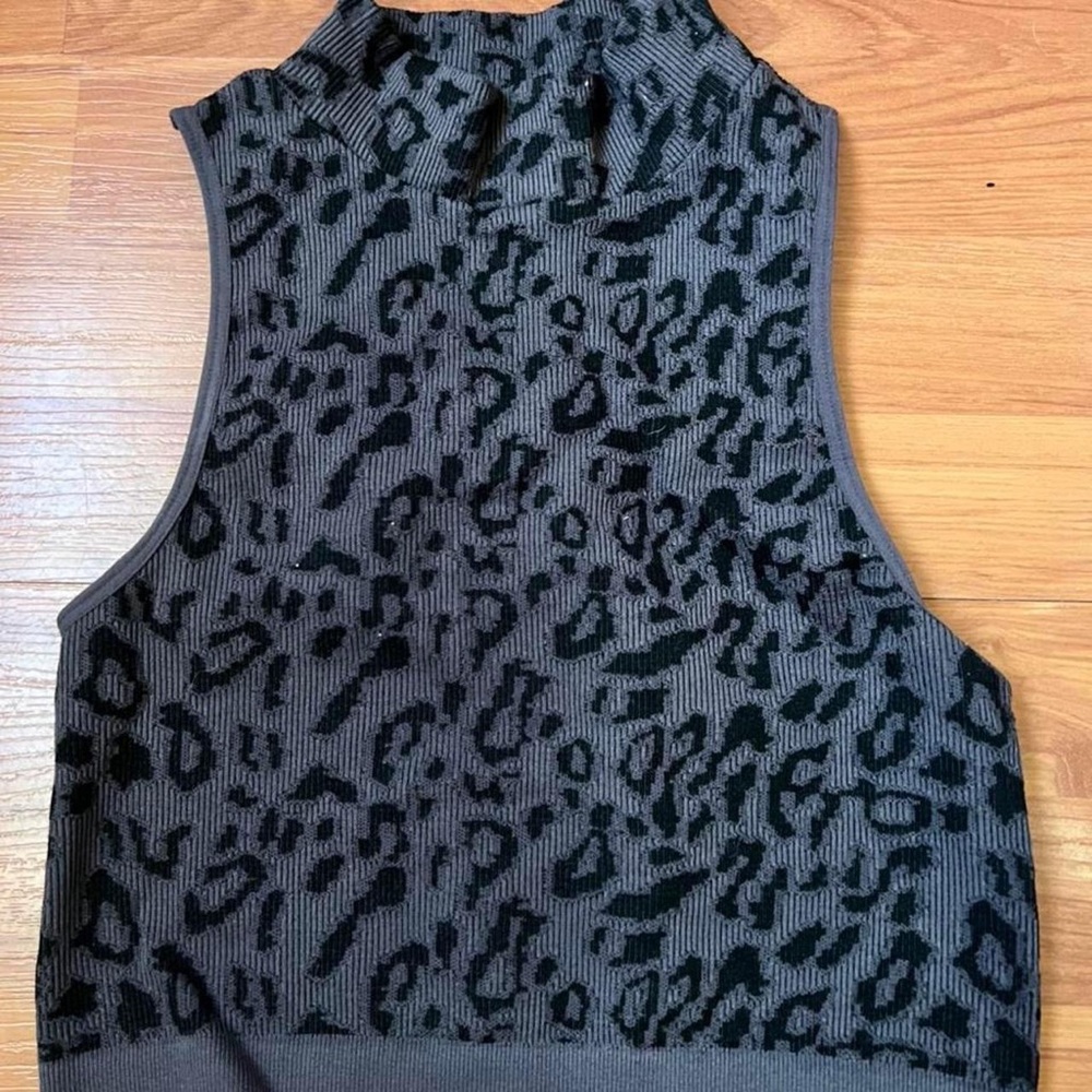 Cheetah print work out crop top